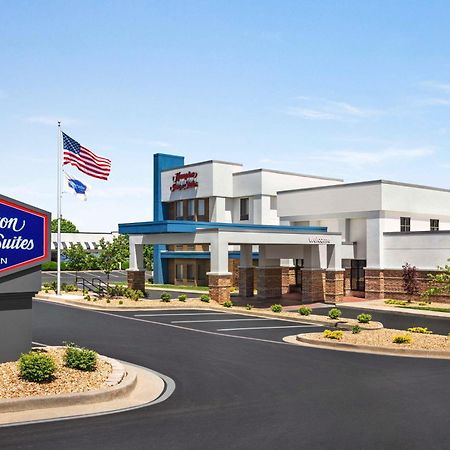 Hampton Inn & Suites Springfield Exteriör bild
