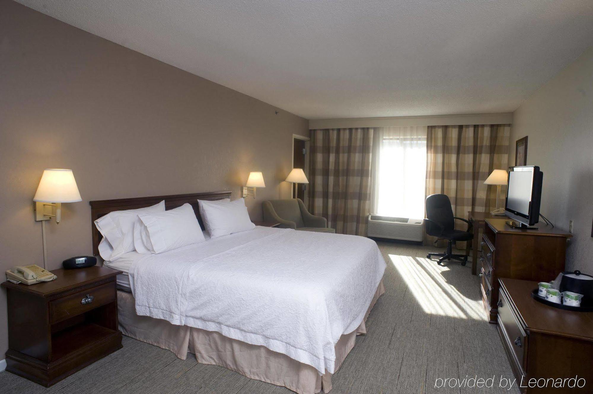 Hampton Inn & Suites Springfield Exteriör bild