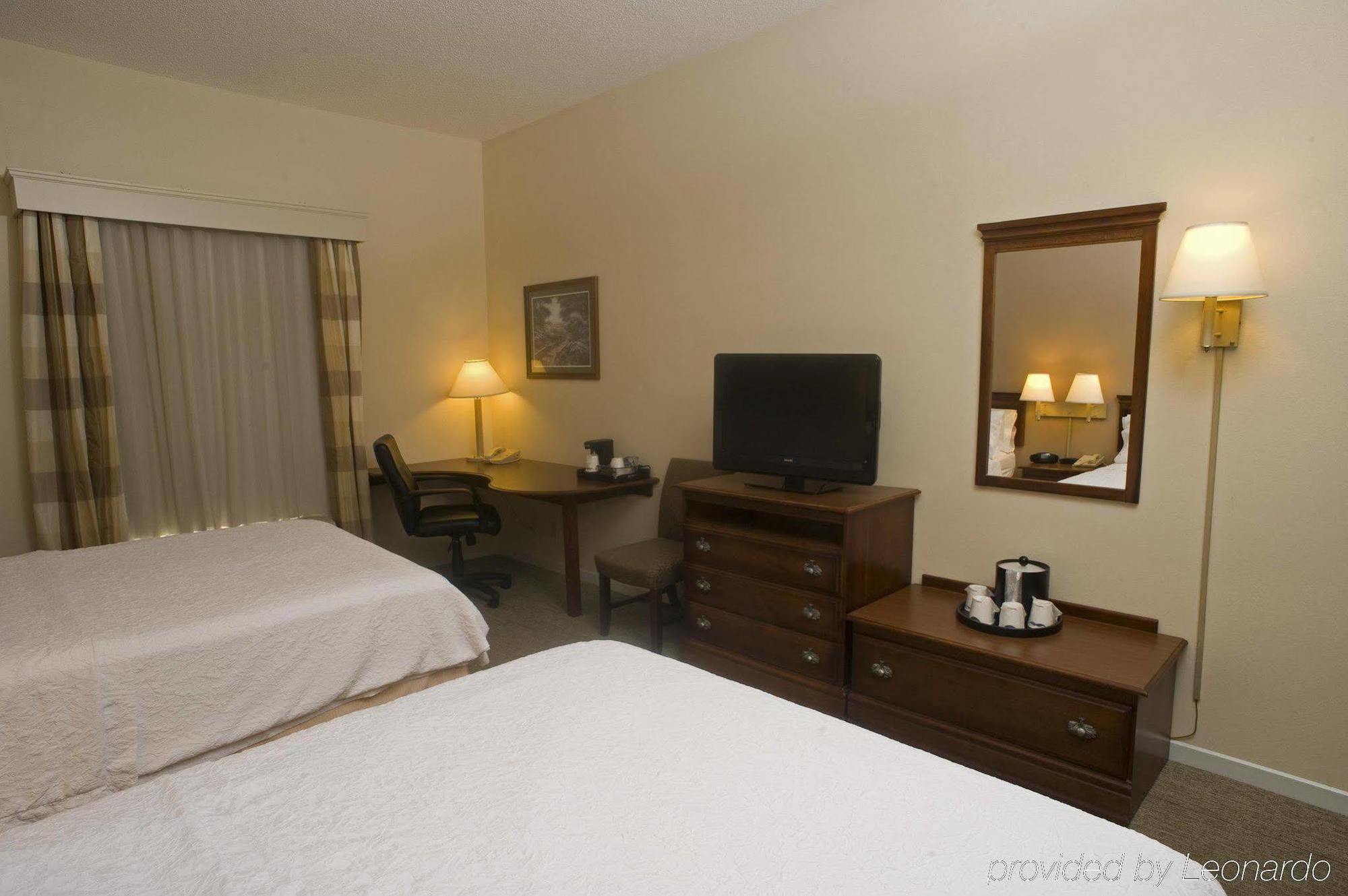 Hampton Inn & Suites Springfield Exteriör bild