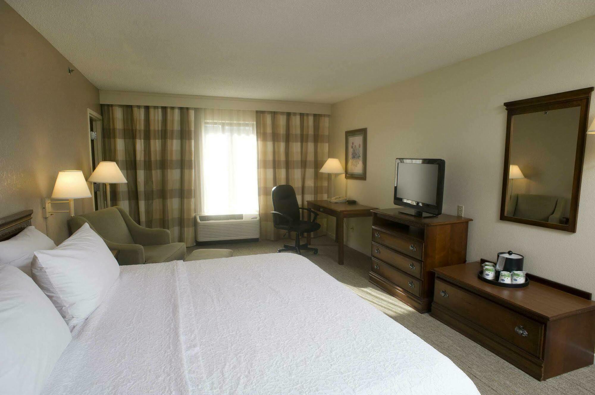 Hampton Inn & Suites Springfield Exteriör bild