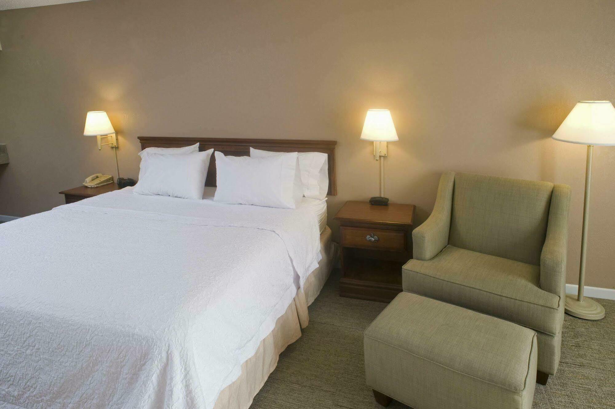 Hampton Inn & Suites Springfield Exteriör bild