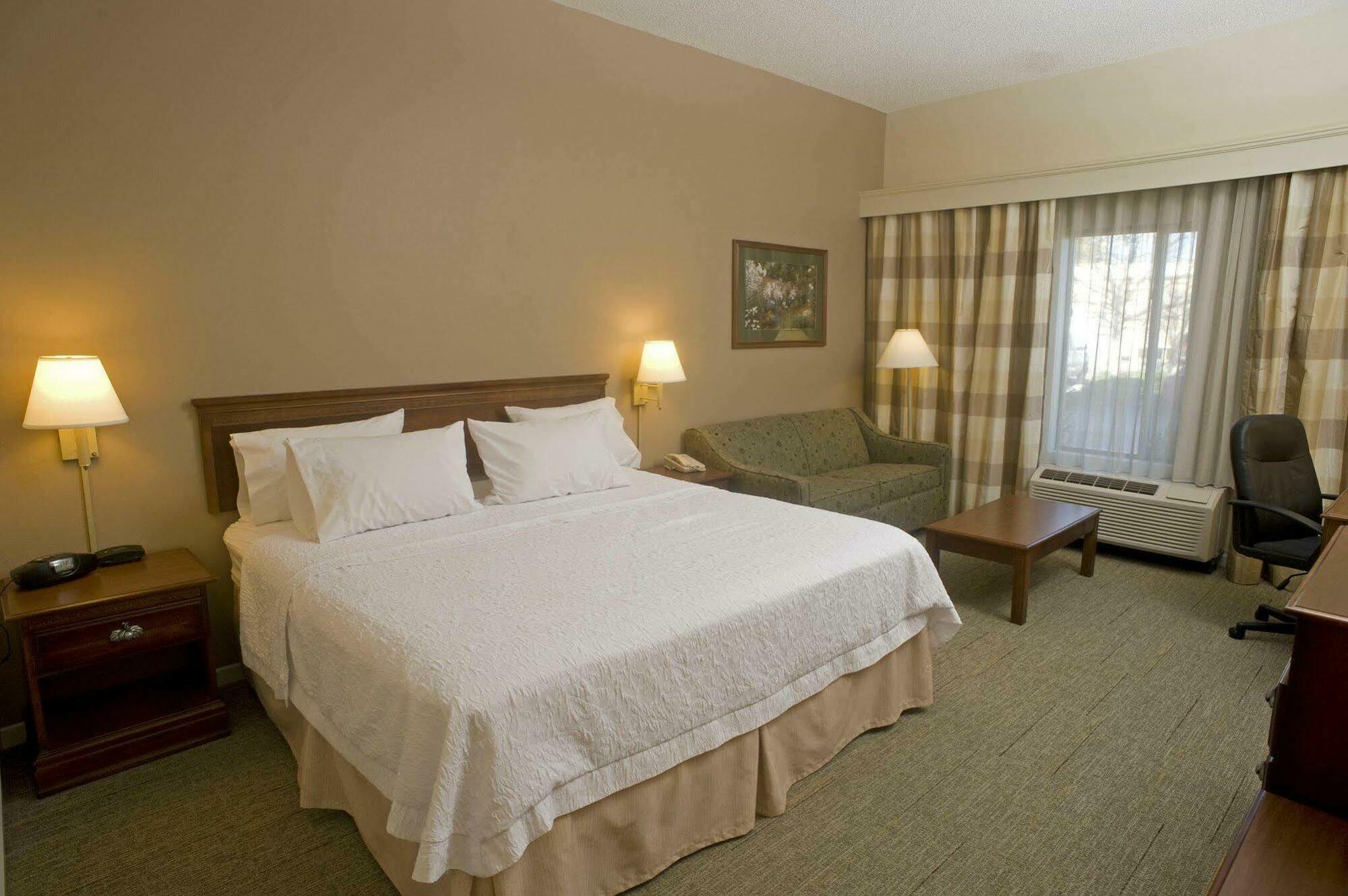 Hampton Inn & Suites Springfield Exteriör bild
